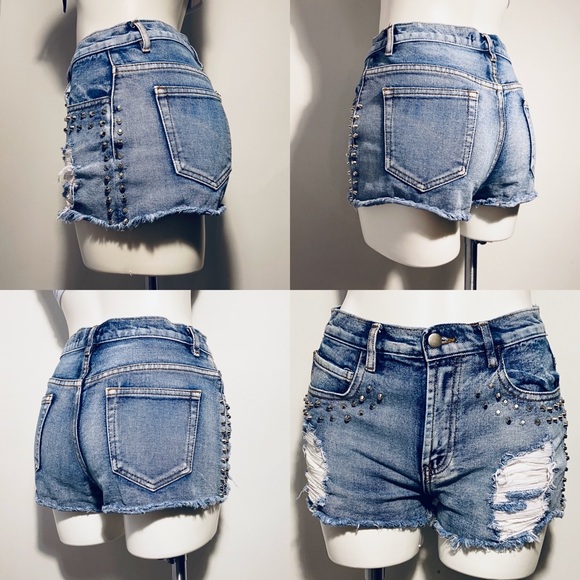 🛑 SOLD Forever 21 studded denim cut-off shorts - Picture 4 of 9